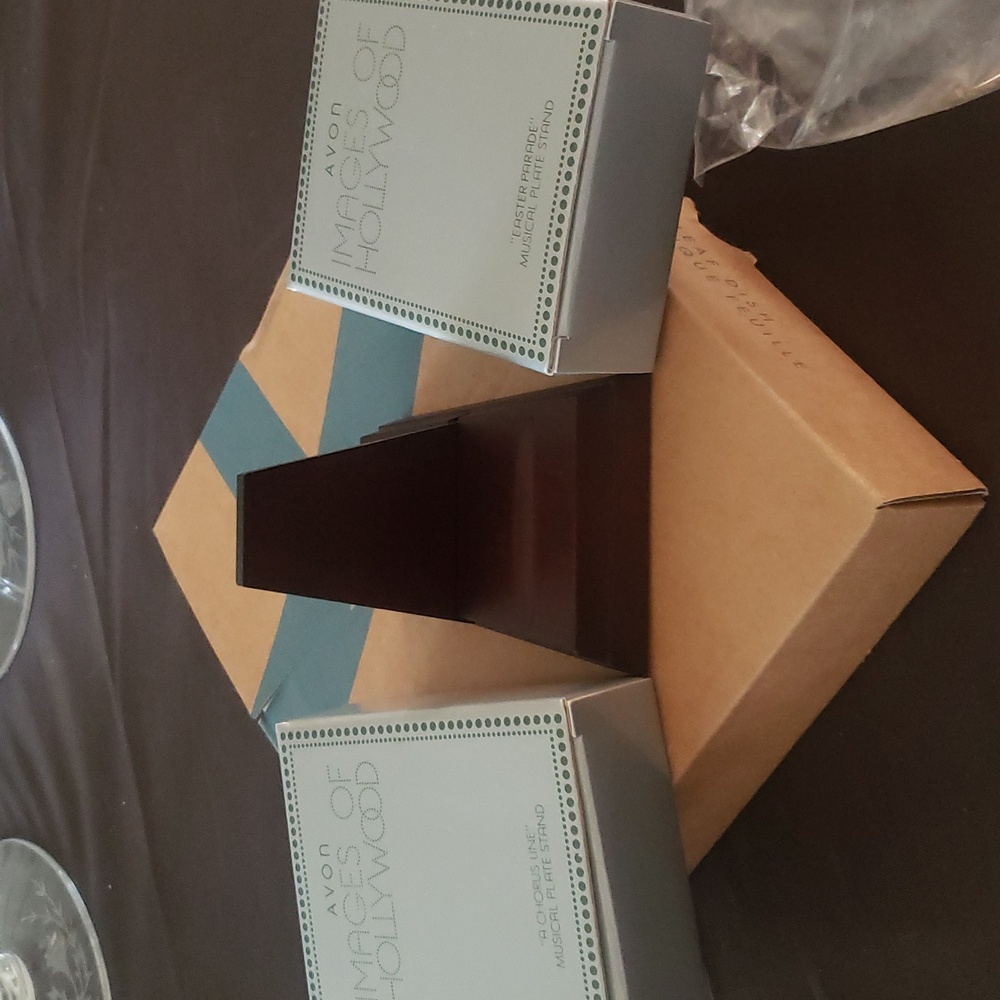 Set of 2 Musical Plate Stands